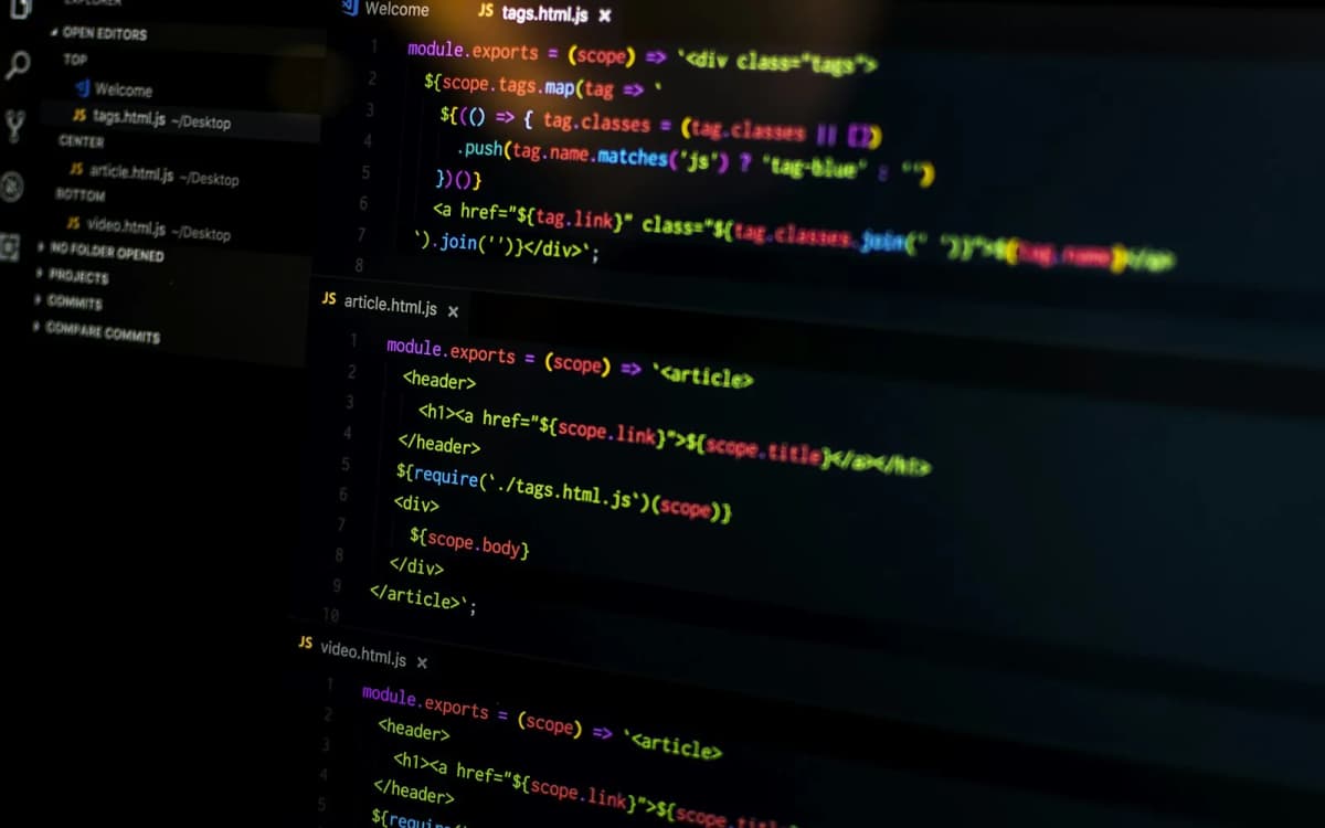Electron.js desktop ilova kodi VS Code muharririda — Innosoft cross-platform ishlab chiqish