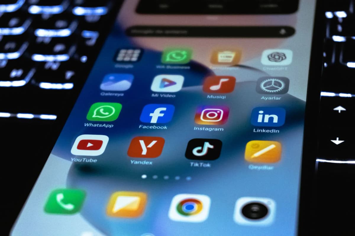 Telegram bot yaratish jarayoni — dasturlash, maxsus dizayn, CRM va to'lov tizimlari bilan integratsiya